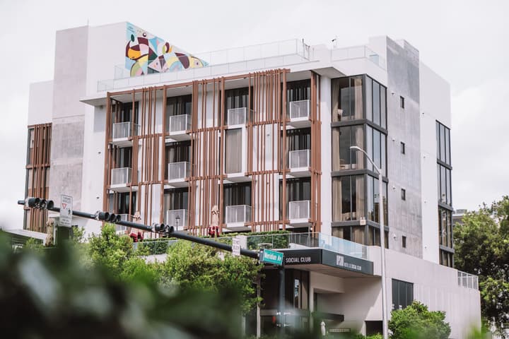 UPSUN HOTEL