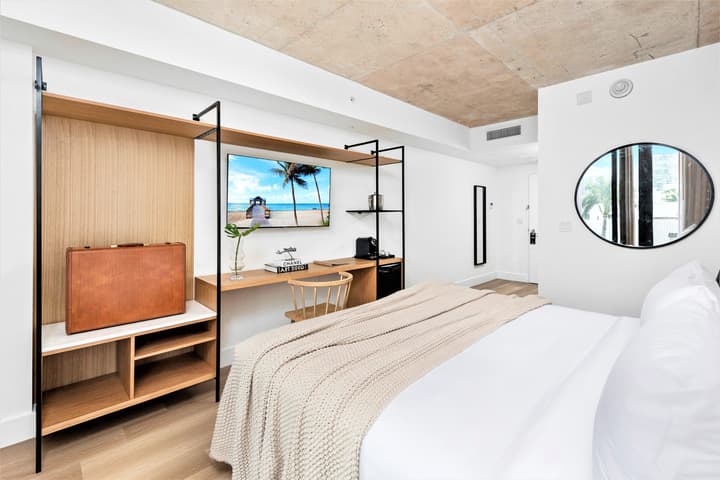 UPSUN HOTEL