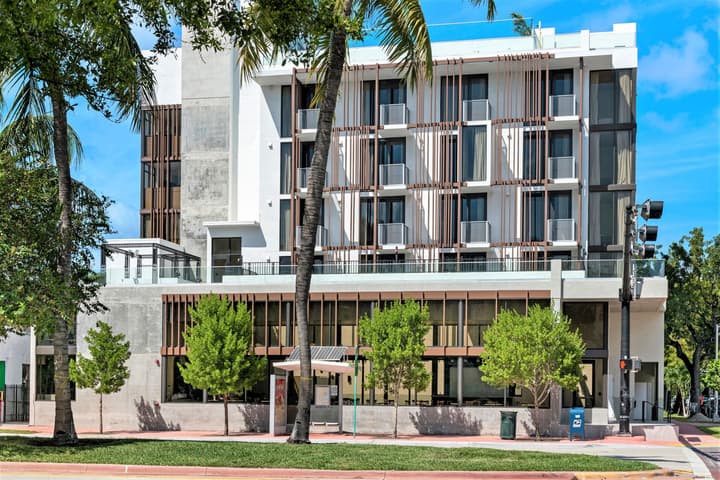 UPSUN HOTEL