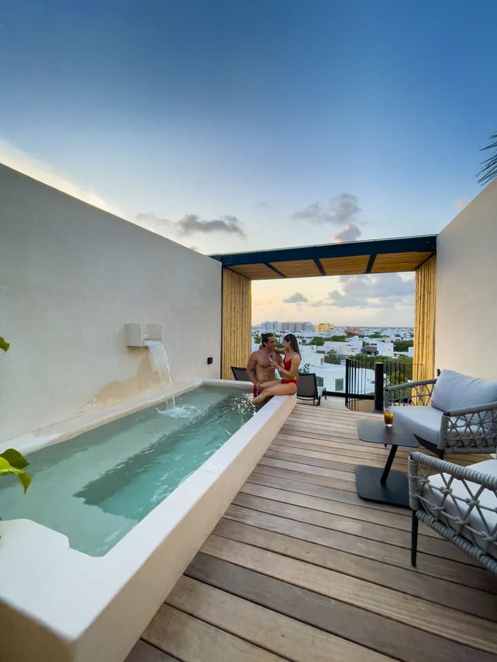 Hive Cancun by G Hotels