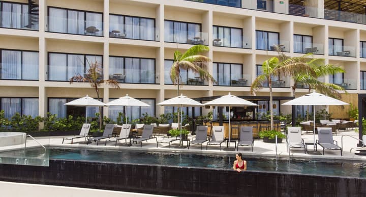 Hive Cancun by G Hotels