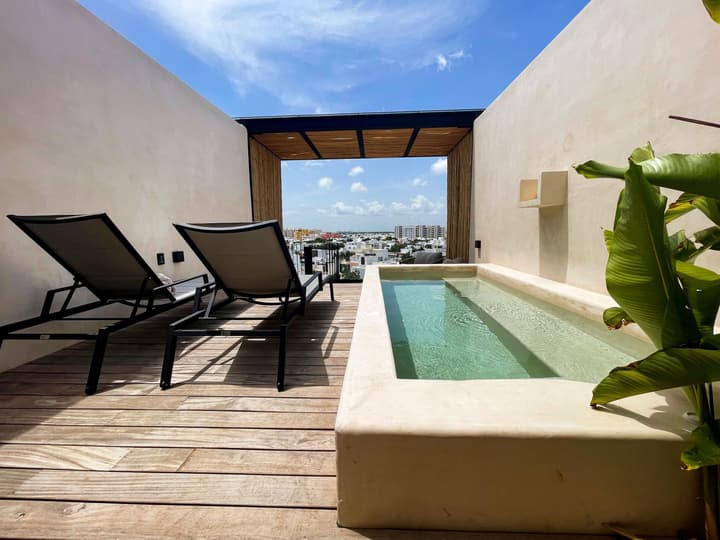 Hive Cancun by G Hotels