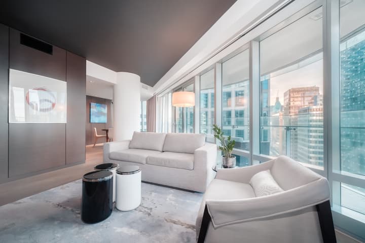 Paradox Vancouver
