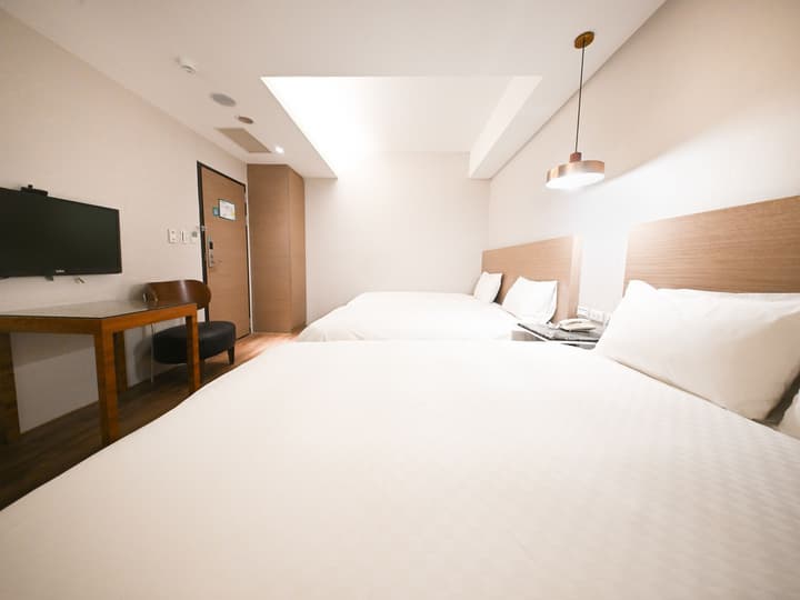 CHECK inn Express Taipei Station