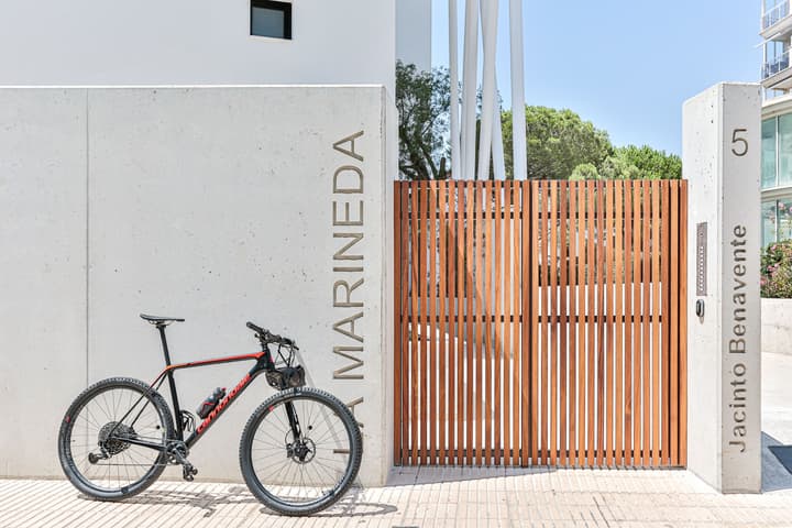 ECO-APARTMENTS LA MARINEDA & HOTEL THALASSA SPORT & SPA