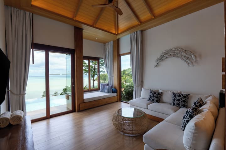 SINAE Phuket Luxury Hotel