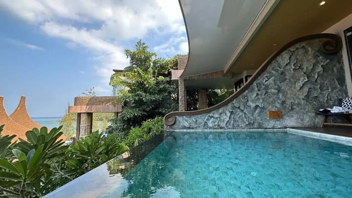 SINAE Phuket Luxury Hotel
