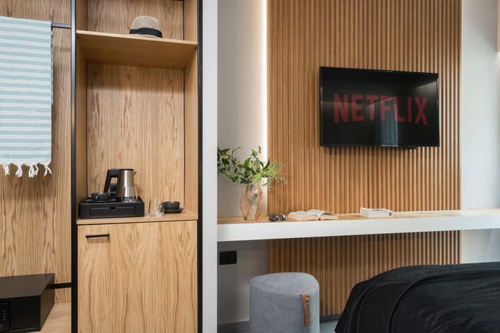 11 Enteka Acropolis Suites
