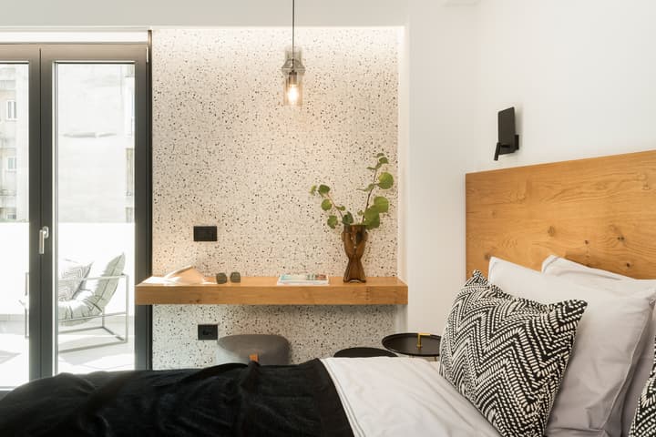 11 Enteka Acropolis Suites