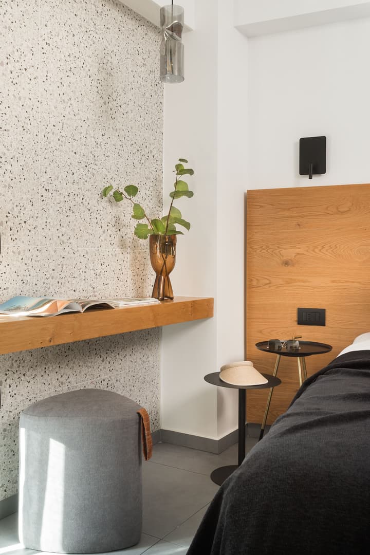 11 Enteka Acropolis Suites