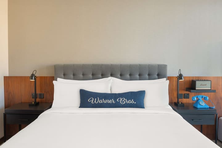 The WB Abu Dhabi, Curio Collection by Hilton