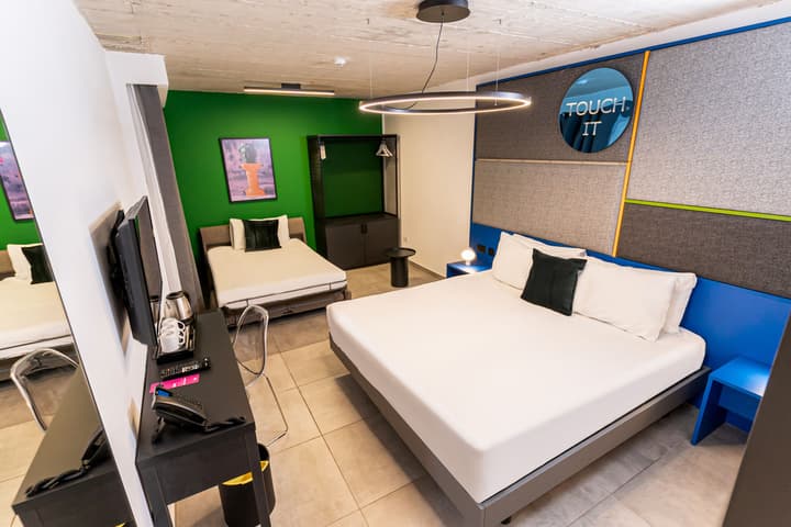 IKYK Hotel - IK Collection