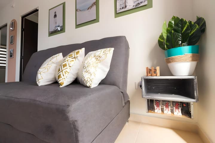 Bright & Relaxing Full Apartment