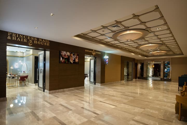 Windsor Hotel & Convention Center