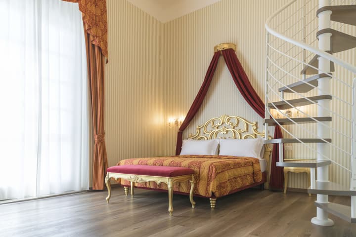 HOTEL REGINA DEL GARDA SUITE