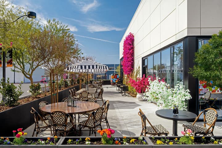 The ENGLISH Hotel, Las Vegas, a Tribute Portfolio Hotel, 21 and over
