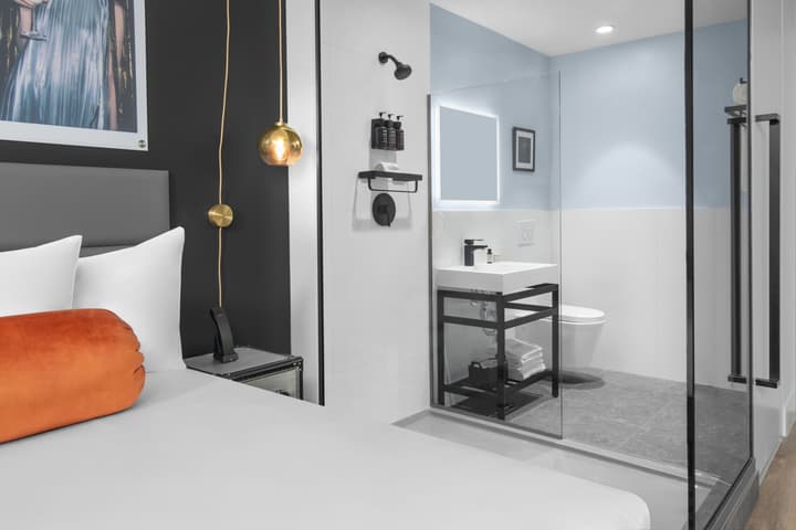 The ENGLISH Hotel, Las Vegas, a Tribute Portfolio Hotel, 21 and over