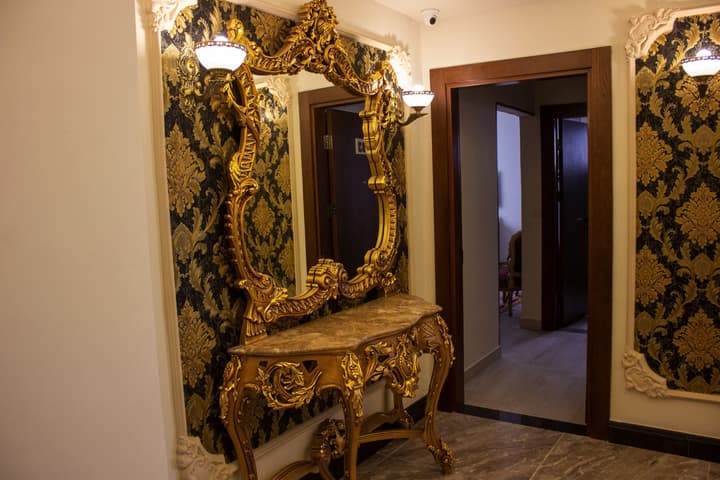 Khan Khediwe Hotel