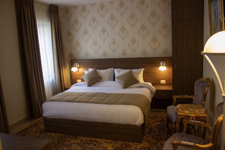 Khan Khediwe Hotel
