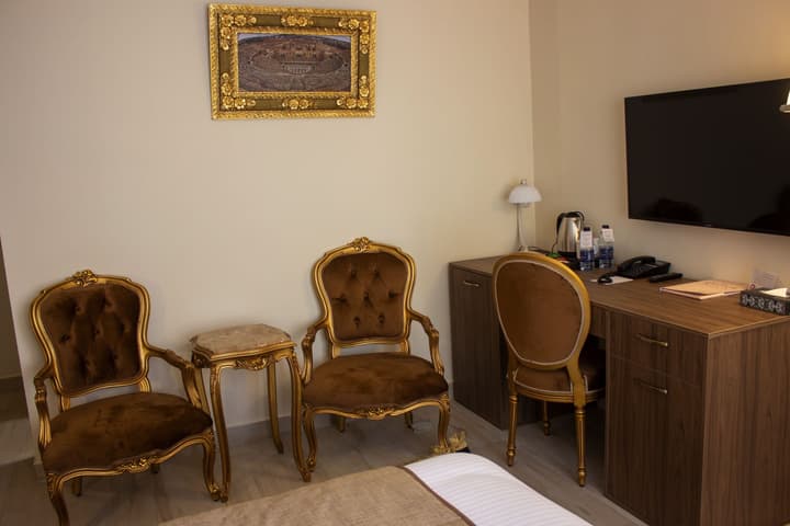 Khan Khediwe Hotel