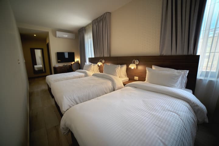 Khan Khediwe Hotel