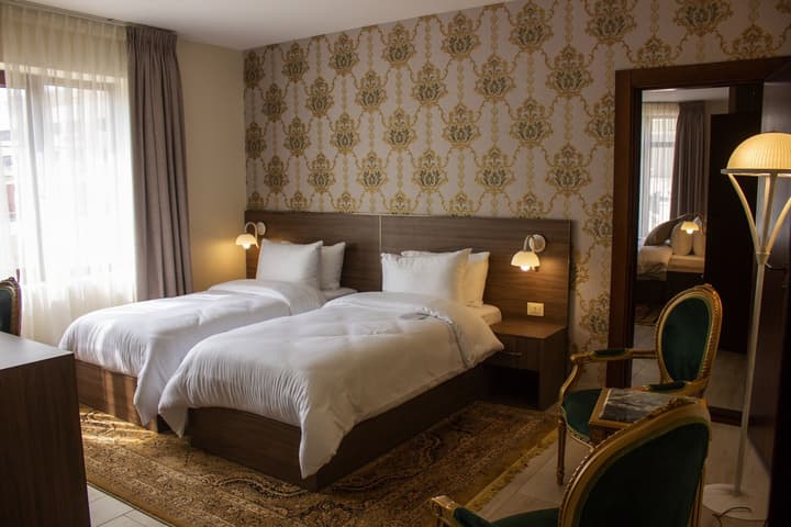 Khan Khediwe Hotel