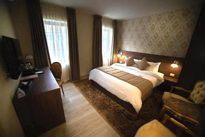 Khan Khediwe Hotel