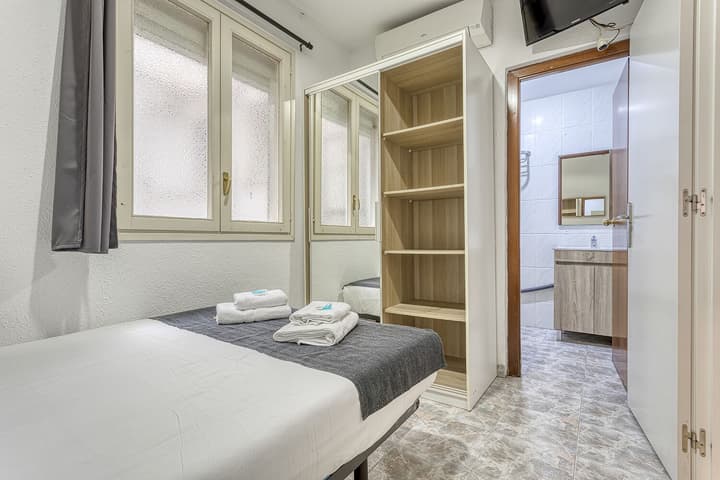 Hostal Bedmates