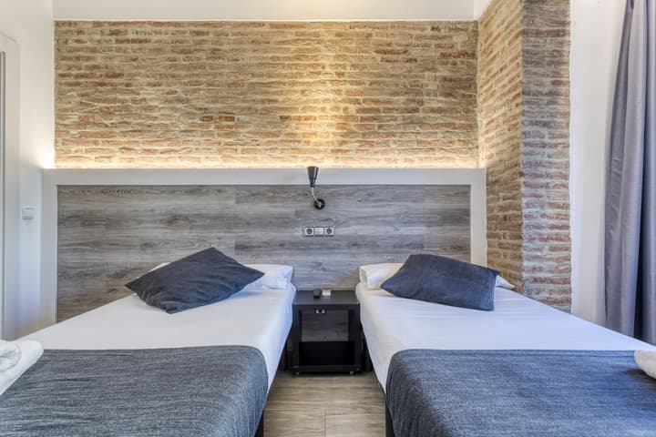 Hostal Bedmates