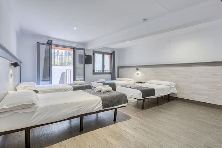 Hostal Bedmates