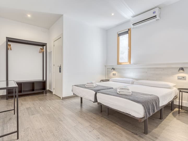 Hostal Bedmates