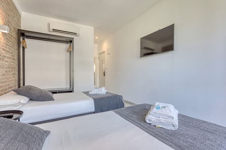 Hostal Bedmates