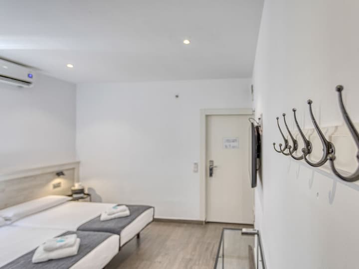 Hostal Bedmates