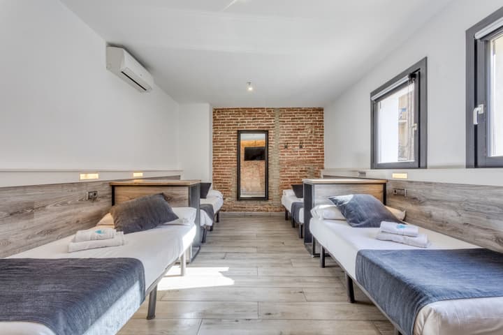 Hostal Bedmates