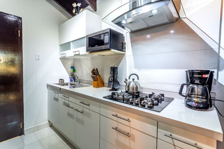 Apartment With Charming Patio+ BBQ Near Beach! Util's