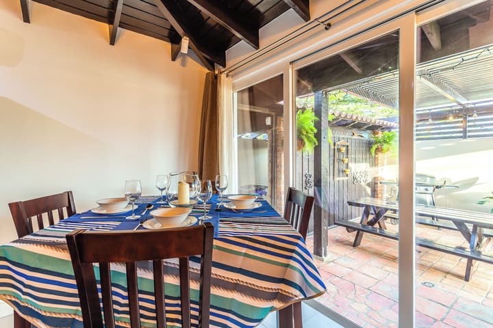 Apartment With Charming Patio+ BBQ Near Beach! Util's