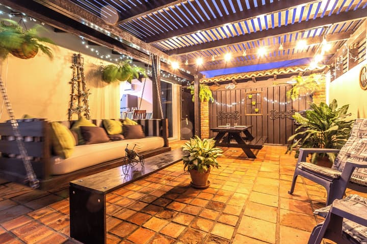 Apartment With Charming Patio+ BBQ Near Beach! Util's