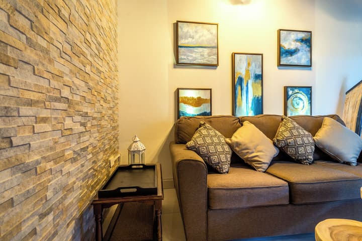 Apartment With Charming Patio+ BBQ Near Beach! Util's