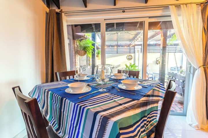 Apartment With Charming Patio+ BBQ Near Beach! Util's