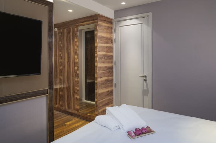 Aira Bangkok Sukhumvit 11 by Kingston Hotels