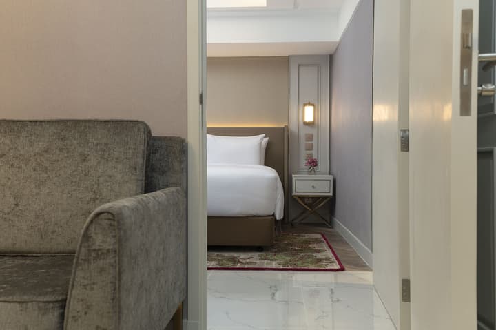 Aira Bangkok Sukhumvit 11 by Kingston Hotels