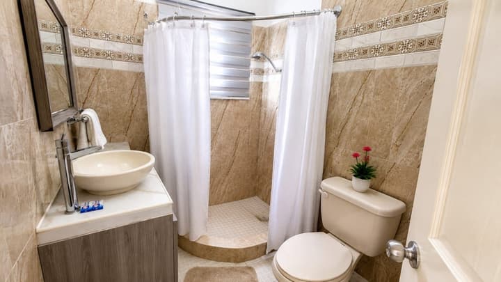 Dela de-Rose Guest House negril Jamaica