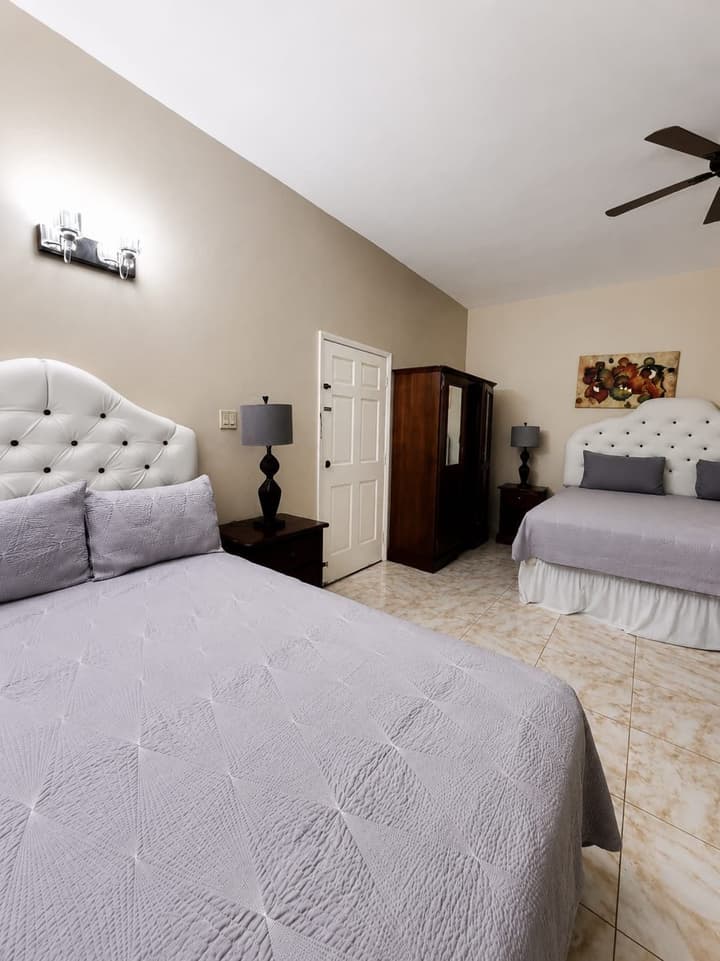 Dela de-Rose Guest House negril Jamaica