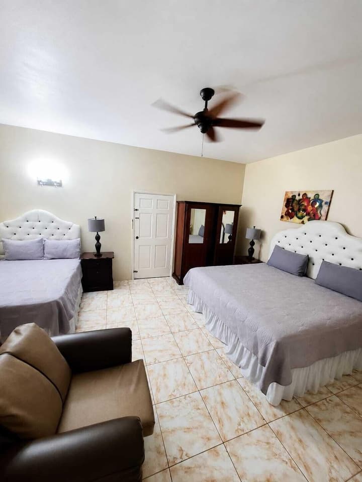Dela de-Rose Guest House negril Jamaica