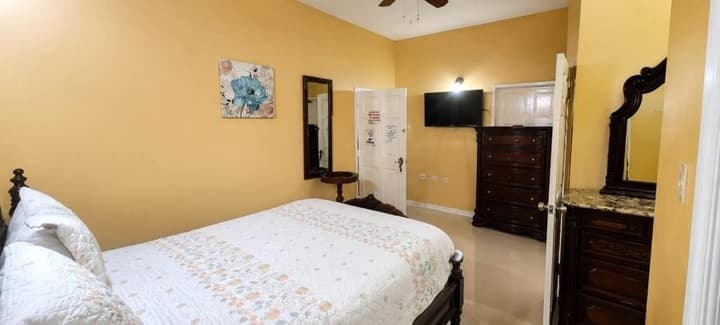 Dela de-Rose Guest House negril Jamaica