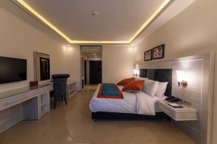 Petra Canyon Hotel