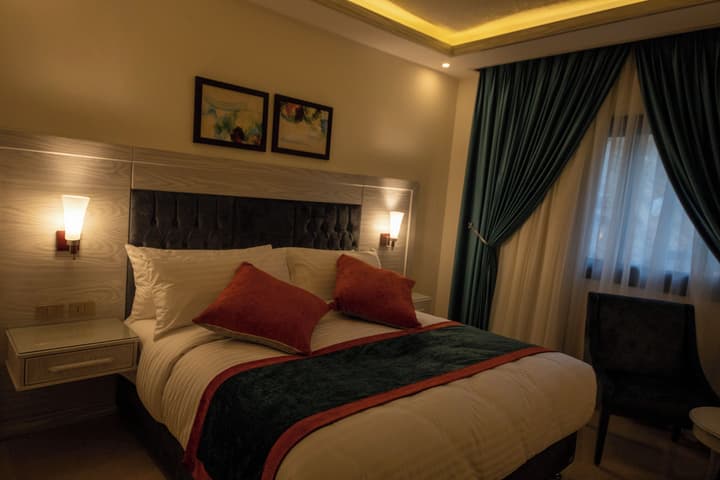 Petra Canyon Hotel