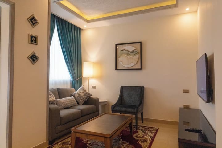 Petra Canyon Hotel