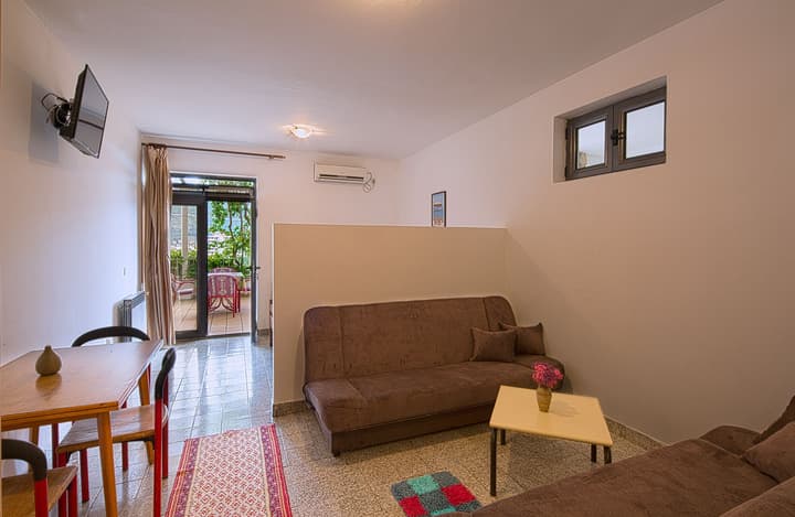 Madra rooms & apartments