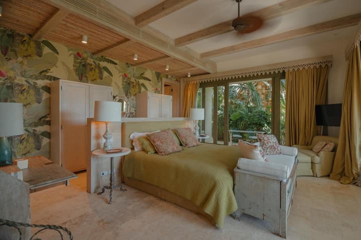 One-of-a-kind Villa With Open Spaces and Amazing Views in Luxury Beach Resort
